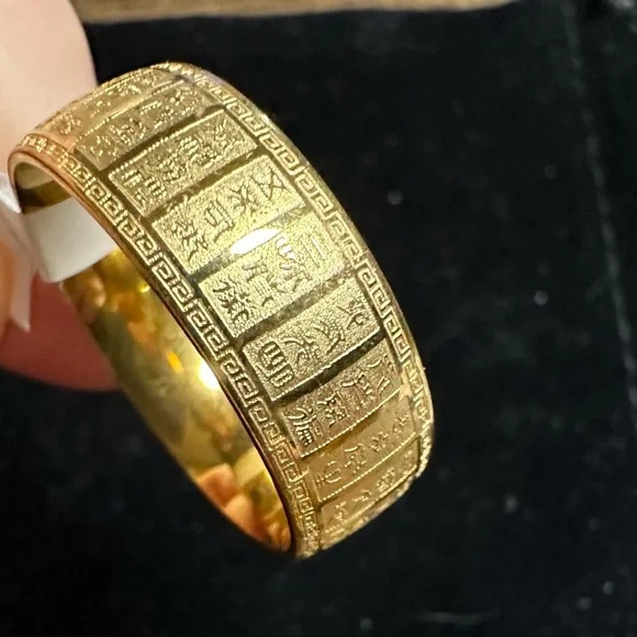 Nwt Mens Etched Ring 18k gold etched wide - Picture 3 of 3